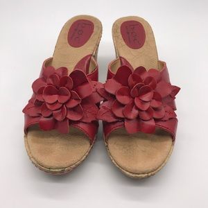 BOC Wedge Sandal Leather 3 strap flower size 8 Red